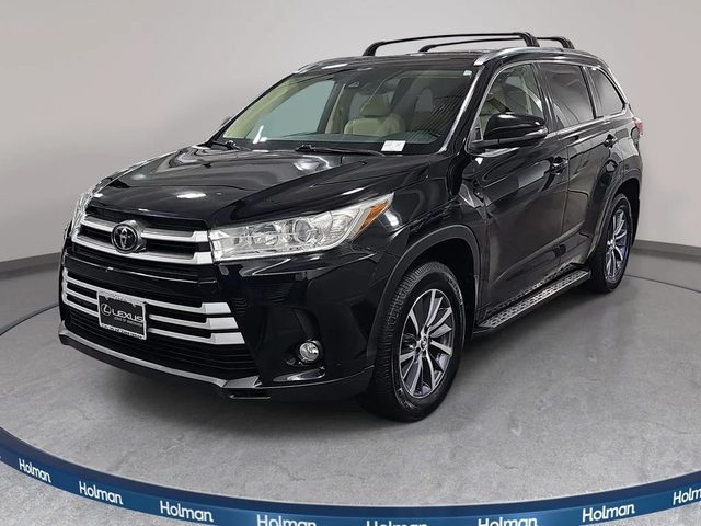 2017 Toyota Highlander XLE FWD photo