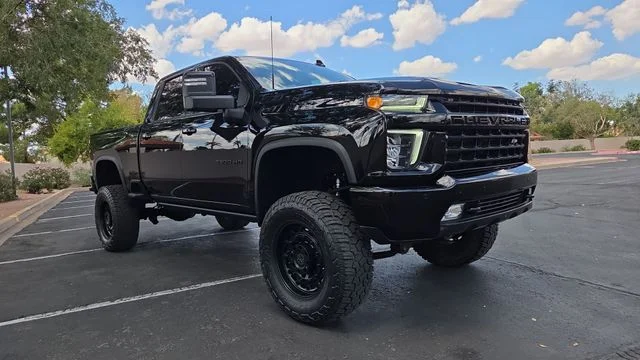2021 Chevrolet Silverado 2500HD LTZ 4WD photo