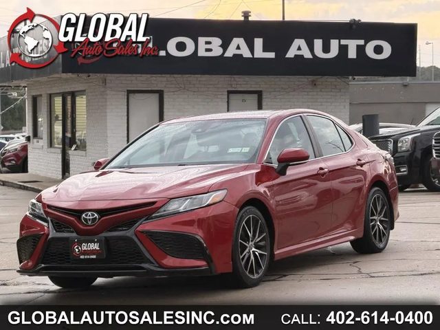 2021 Toyota Camry SE AWD photo