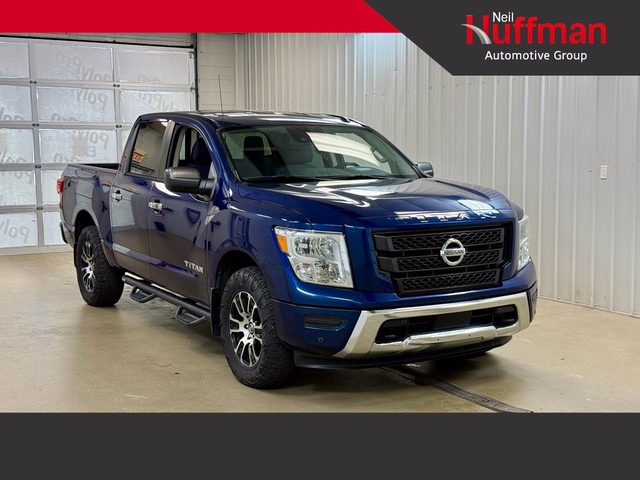 2021 Nissan Titan SV 4WD photo