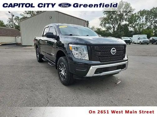 2021 Nissan Titan SV 4WD photo
