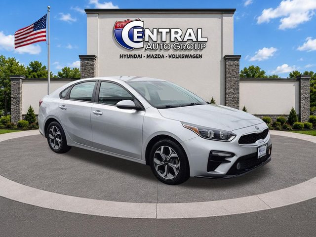 2021 Kia Forte LXS FWD photo