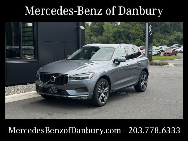 2021 Volvo XC60 Momentum AWD photo