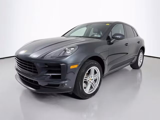 2021 Porsche Macan  AWD photo