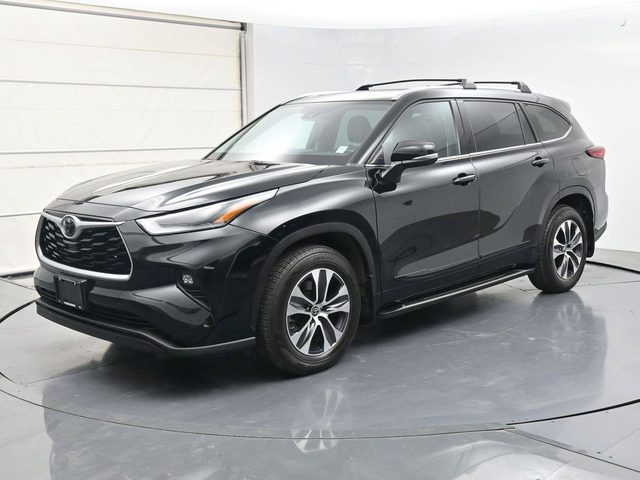 2021 Toyota Highlander XLE AWD photo