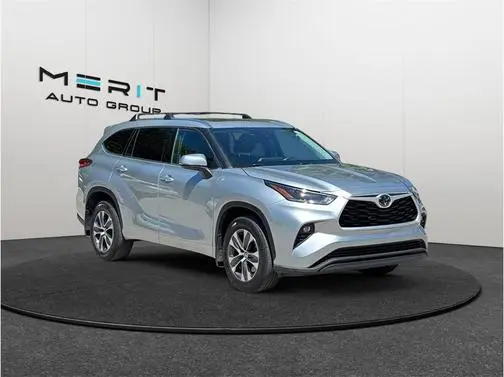 2021 Toyota Highlander XLE AWD photo