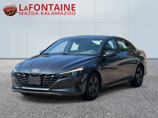 2021 Hyundai Elantra SEL FWD photo