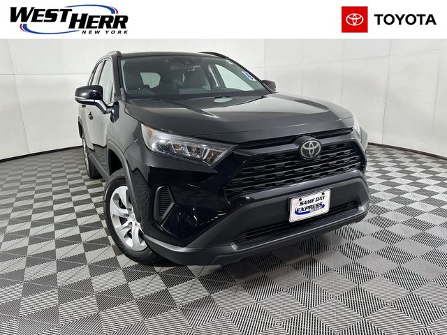 2021 Toyota RAV4 LE AWD photo