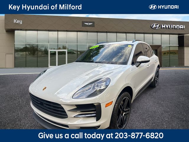 2021 Porsche Macan AWD photo