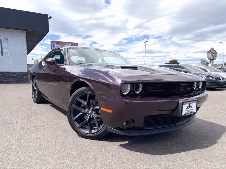 2021 Dodge Challenger SXT RWD photo