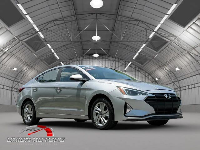 2020 Hyundai Elantra SEL FWD photo