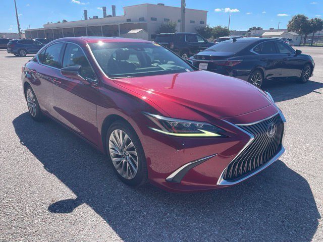 2021 Lexus ES ES 300h Ultra Luxury FWD photo