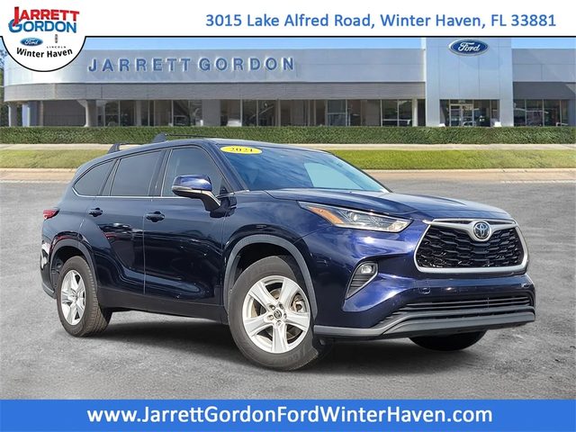 2021 Toyota Highlander LE FWD photo