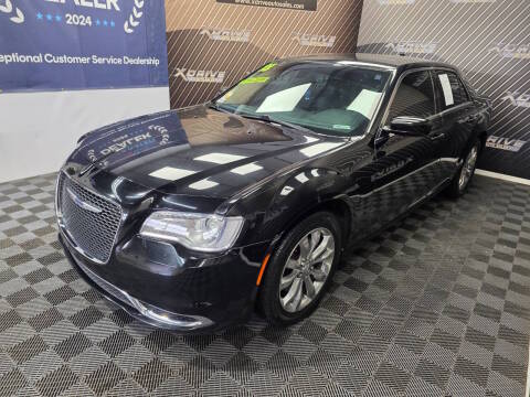 2018 Chrysler 300 Touring L AWD photo