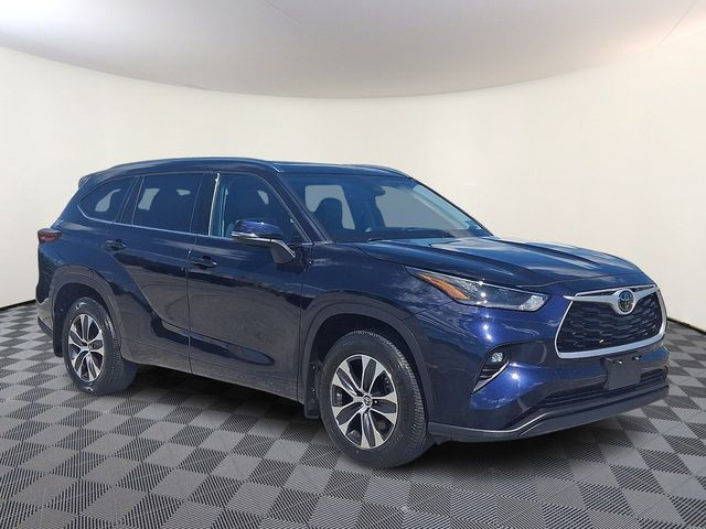 2021 Toyota Highlander XLE AWD photo
