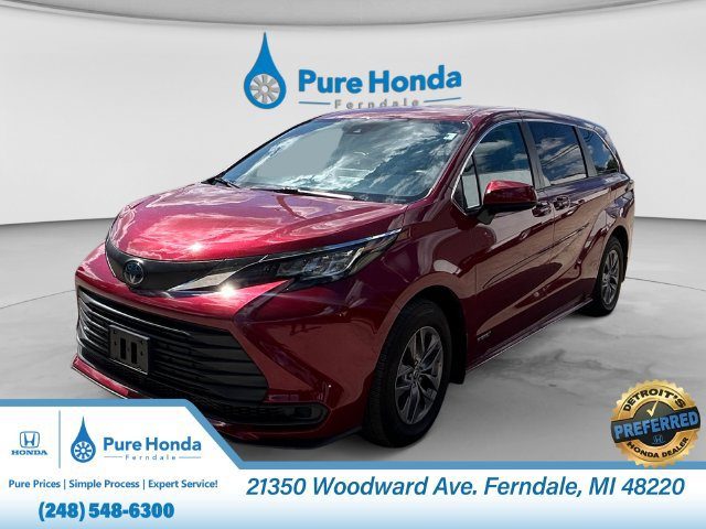 2021 Toyota Sienna LE FWD photo