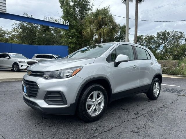 2021 Chevrolet Trax LS AWD photo