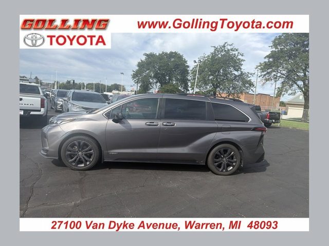2021 Toyota Sienna XSE FWD photo