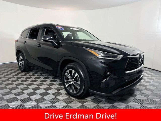 2021 Toyota Highlander XLE FWD photo