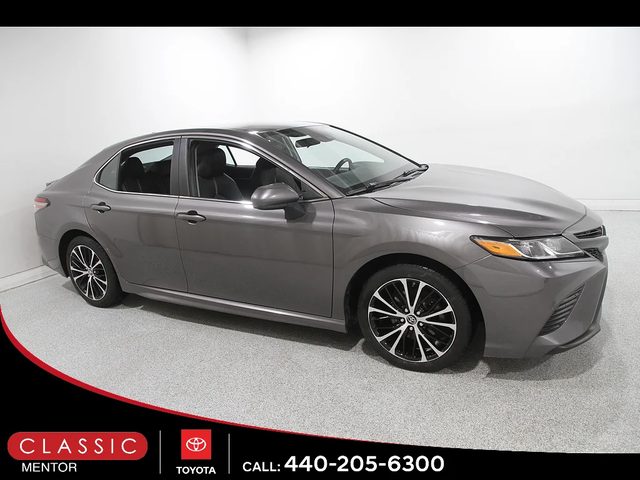 2019 Toyota Camry SE FWD photo