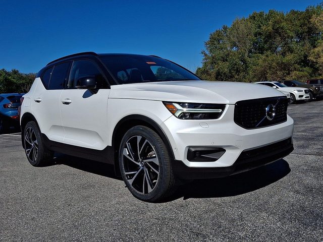 2021 Volvo XC40 R-Design AWD photo