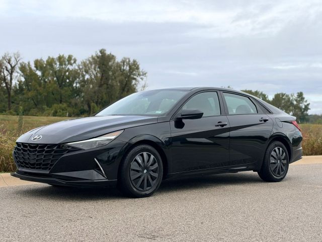 2021 Hyundai Elantra SEL FWD photo