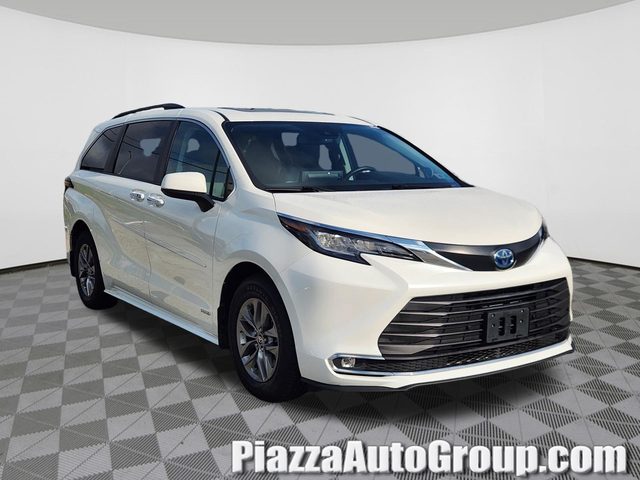 2021 Toyota Sienna XLE AWD photo