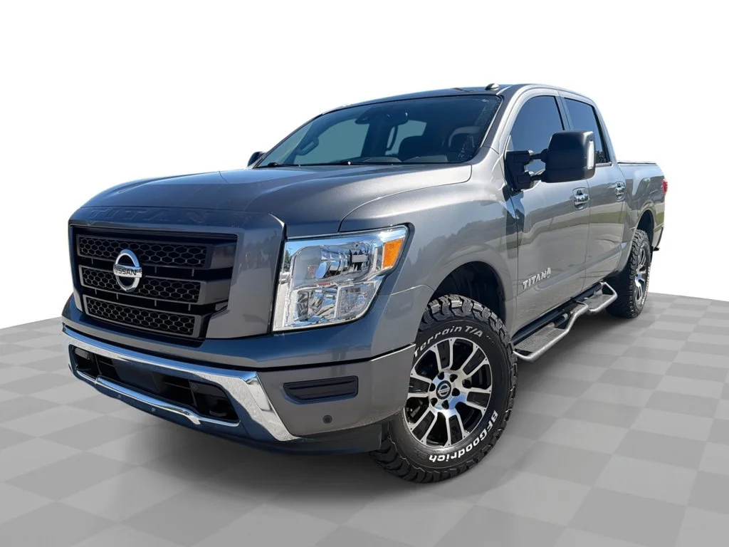 2021 Nissan Titan SV 4WD photo