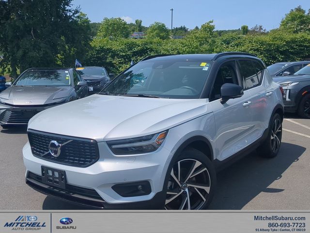 2021 Volvo XC40 R-Design AWD photo