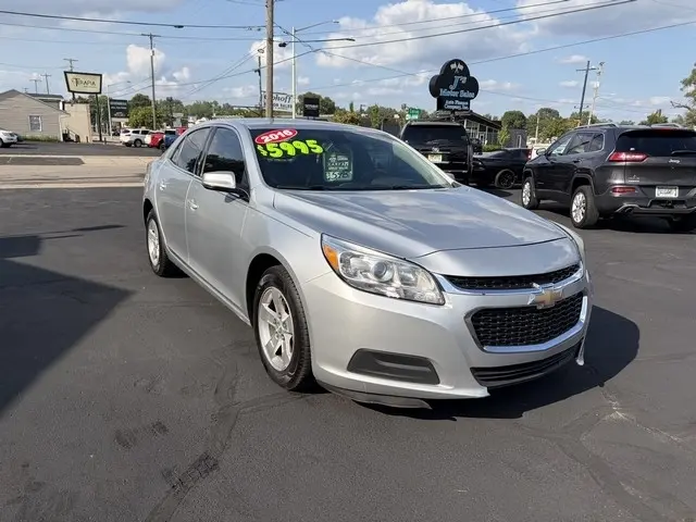 2016 Chevrolet Malibu LT FWD photo