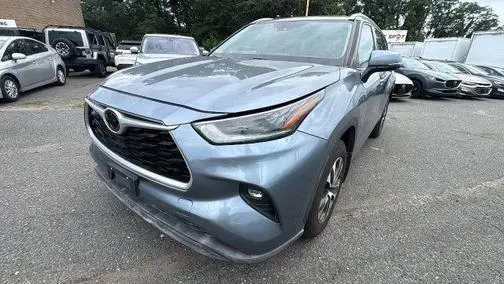 2021 Toyota Highlander XLE AWD photo