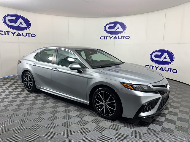 2021 Toyota Camry SE FWD photo