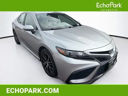 2021 Toyota Camry SE FWD photo