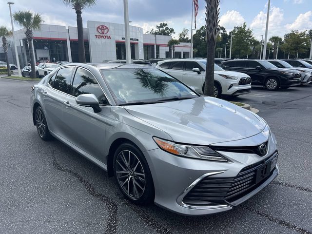2021 Toyota Camry XLE V6 FWD photo