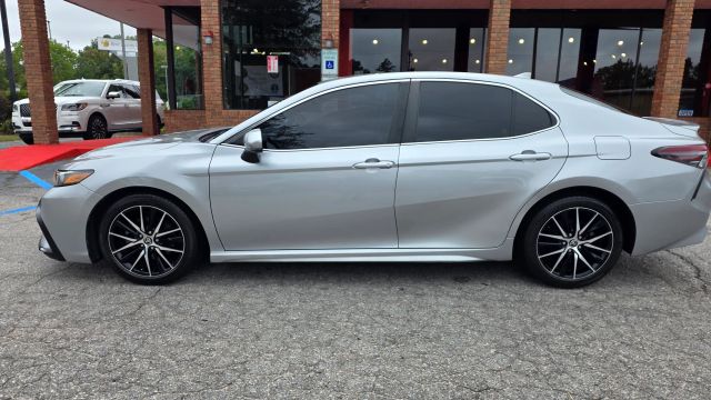 2021 Toyota Camry SE FWD photo