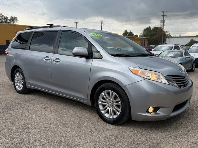 2015 Toyota Sienna XLE FWD photo