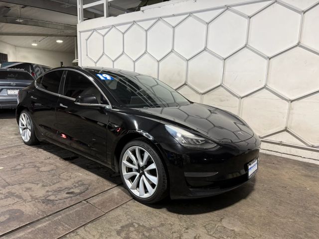 2019 Tesla Model 3 Standard Range RWD photo
