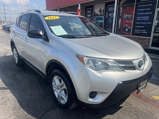 2015 Toyota RAV4 LE FWD photo