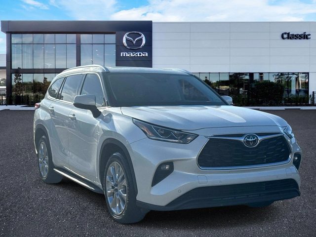 2021 Toyota Highlander Limited FWD photo