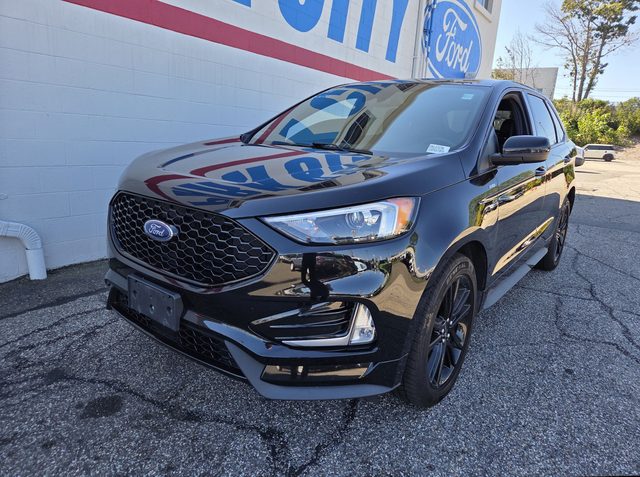 2021 Ford Edge ST-Line AWD photo