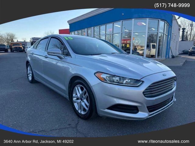 2015 Ford Fusion SE FWD photo