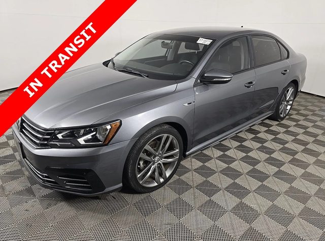 2018 Volkswagen Passat R-Line FWD photo