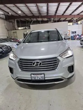 2017 Hyundai Santa Fe SE FWD photo