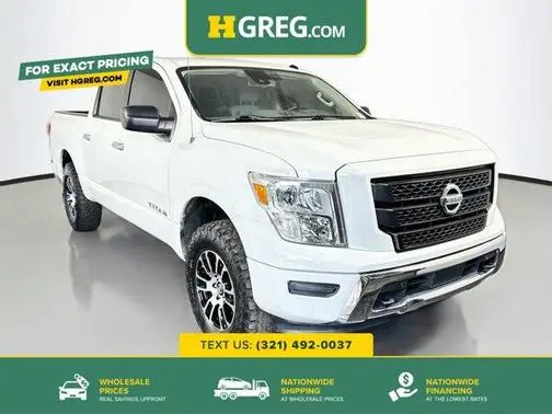 2021 Nissan Titan SV 4WD photo