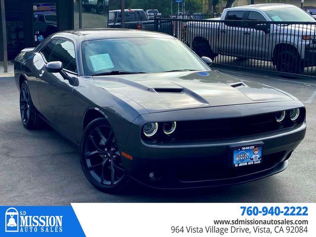 2021 Dodge Challenger SXT RWD photo