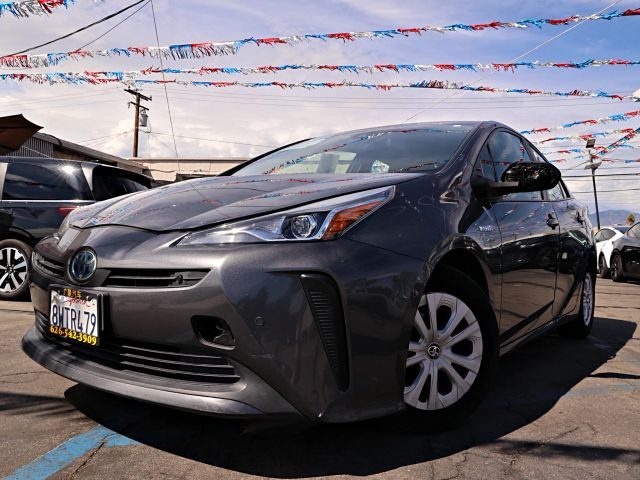 2021 Toyota Prius LE FWD photo
