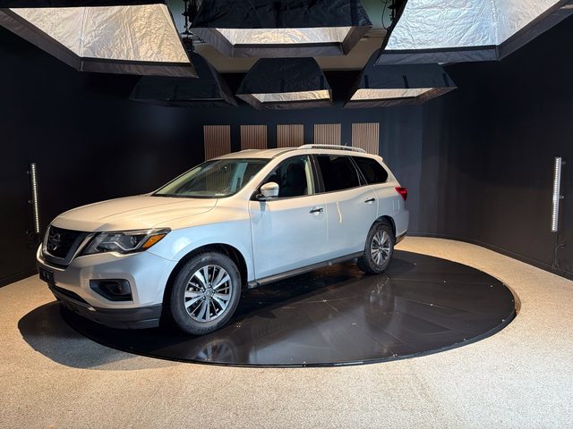 2018 Nissan Pathfinder SV 4WD photo
