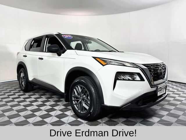 2021 Nissan Rogue S FWD photo