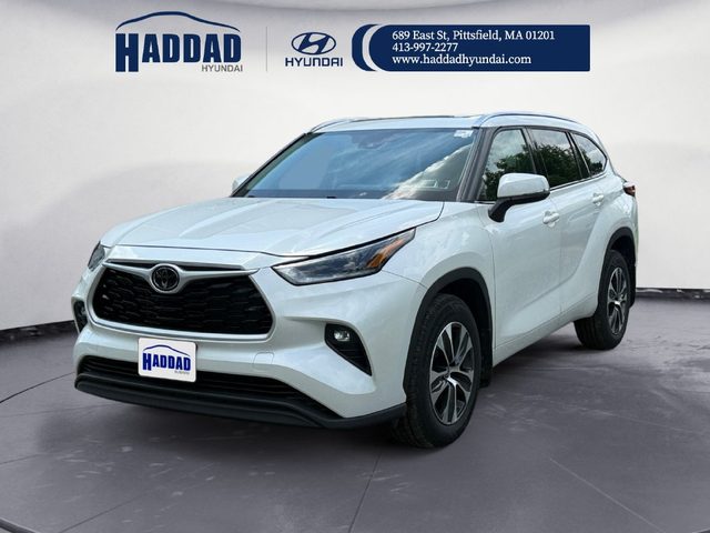 2021 Toyota Highlander XLE AWD photo
