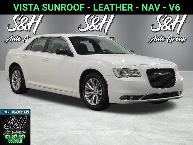 2017 Chrysler 300 Limited RWD photo
